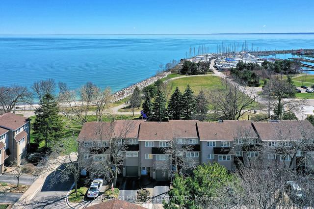 11 East St, Townhouse with 2 bedrooms, 3 bathrooms and 2 parking in Oakville ON | Image 1