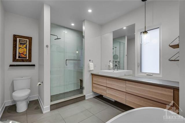 Separate shower in the ensuite. | Image 19