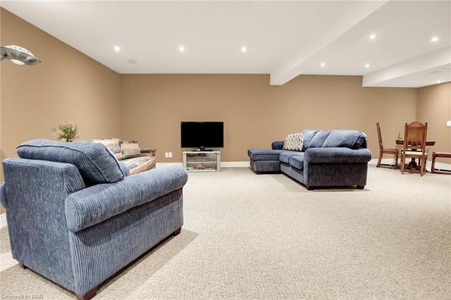 26 Emerald Common, House attached with 3 bedrooms, 3 bathrooms and 6 parking in St. Catharines ON | Image 29