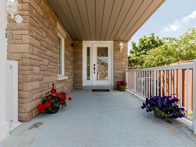 11 Cobbler St, House detached with 3 bedrooms, 4 bathrooms and 6 parking in Brampton ON | Image 23