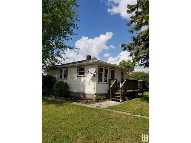 5112 47 St, House detached with 2 bedrooms, 1 bathrooms and null parking in Waskatenau AB | Image 11