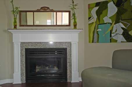 524 - 25 Laidlaw St, Townhouse with 2 bedrooms, 1 bathrooms and 1 parking in Toronto ON | Image 1