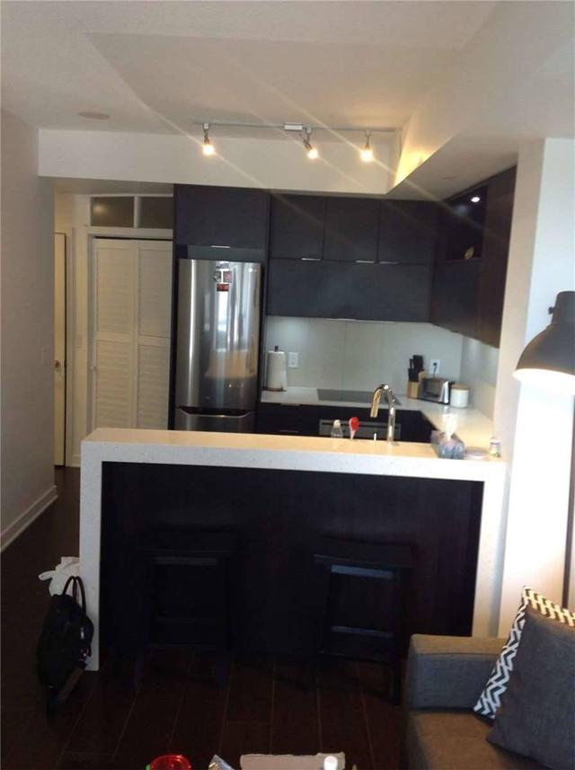 501 - 170 Sumach St, Condo with 1 bedrooms, 1 bathrooms and 1 parking in Toronto ON | Image 2