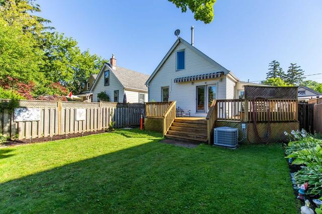562 Clark Ave, House detached with 2 bedrooms, 1 bathrooms and 3 parking in Burlington ON | Image 25