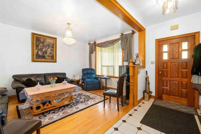 113 Chester Ave, House detached with 3 bedrooms, 2 bathrooms and 3 parking in Toronto ON | Image 15