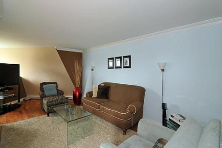 th4 - 2366 Queen St E, Townhouse with 2 bedrooms, 2 bathrooms and 1 parking in Toronto ON | Image 2