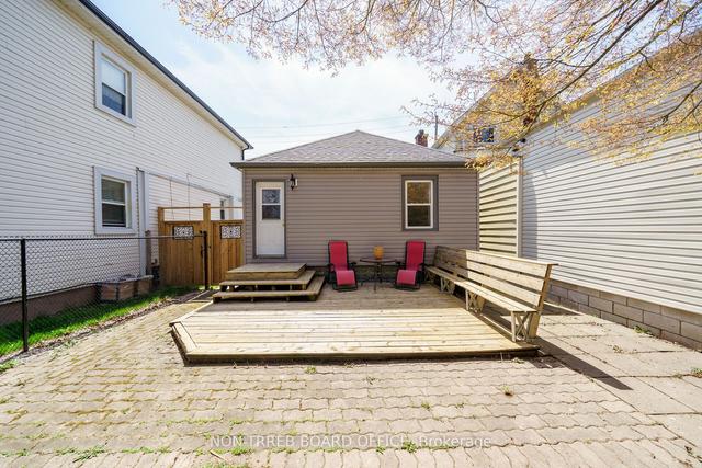 151 Strachan St E, House detached with 2 bedrooms, 1 bathrooms and 1 parking in Hamilton ON | Image 22
