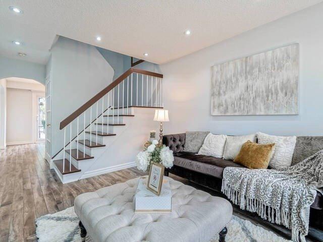 120 Hansen Rd, House semidetached with 4 bedrooms, 3 bathrooms and 4 parking in Brampton ON | Image 34