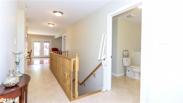 7 Palmer Drive, House detached with 3 bedrooms, 2 bathrooms and 4 parking in Barrie ON | Image 5