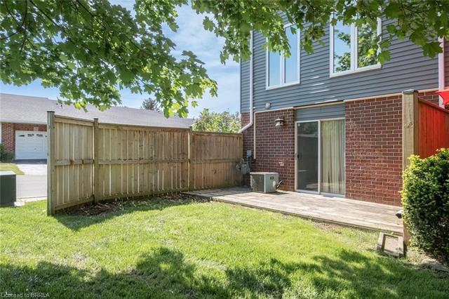 a - 52 Harris Avenue, House attached with 3 bedrooms, 1 bathrooms and 2 parking in Brantford ON | Image 28