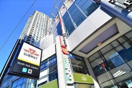 2207 - 8 Hillcrest Ave, Condo with 2 bedrooms, 2 bathrooms and 1 parking in Toronto ON | Image 2