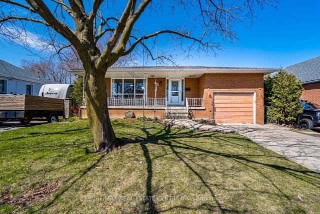 102 Erin Ave, House detached with 3 bedrooms, 2 bathrooms and 3 parking in Hamilton ON | Image 12