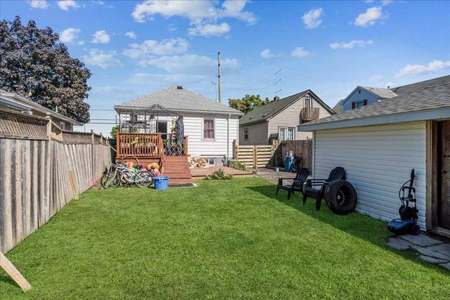 253 Grantham Ave, House detached with 3 bedrooms, 2 bathrooms and 3 parking in St. Catharines ON | Image 5