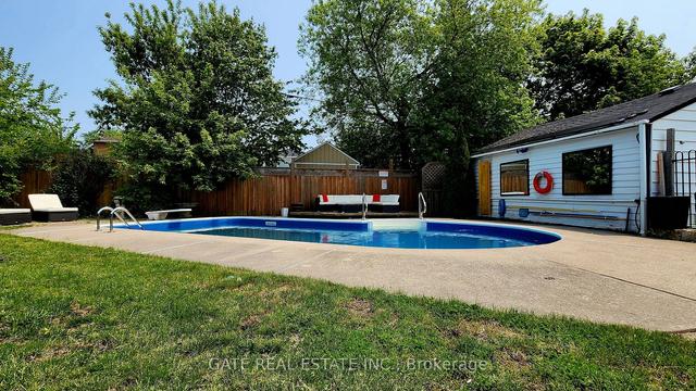 241 Aylesworth Ave, House detached with 2 bedrooms, 2 bathrooms and 8 parking in Toronto ON | Image 26