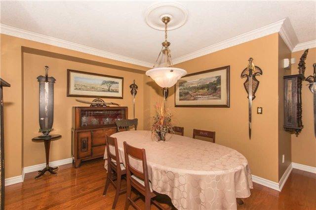 53 Hartnell Sq, Townhouse with 3 bedrooms, 3 bathrooms and 1 parking in Brampton ON | Image 4