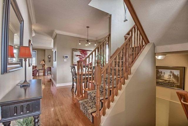 79 Kirkvalley Cres, House attached with 4 bedrooms, 3 bathrooms and 3 parking in Aurora ON | Image 2