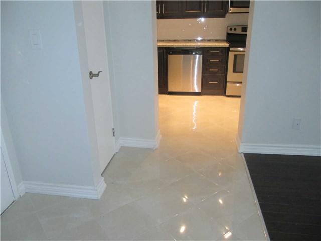 1201 - 155 Hillcrest Ave, Condo with 1 bedrooms, 1 bathrooms and 1 parking in Mississauga ON | Image 5