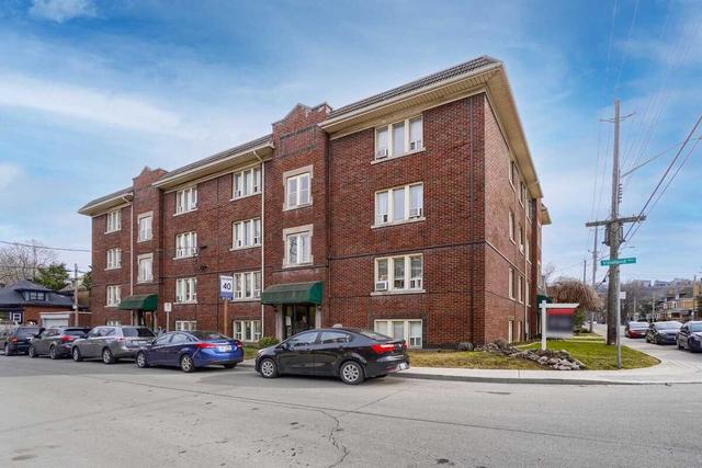 9 - 2 Vineland Ave, Condo with 1 bedrooms, 1 bathrooms and 0 parking in Hamilton ON | Card Image