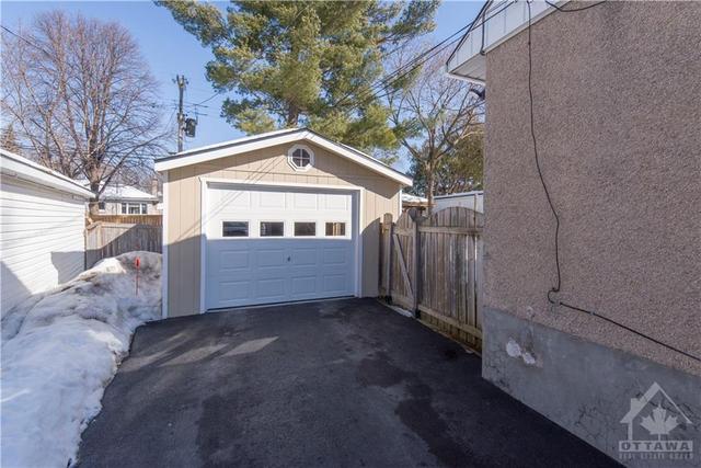 337 Knox Crescent, House detached with 3 bedrooms, 2 bathrooms and 3 parking in Ottawa ON | Image 29