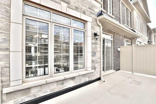 7 - 3026 Postridge Dr, House attached with 4 bedrooms, 4 bathrooms and 4 parking in Oakville ON | Image 2