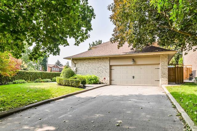 208 Carlton Rd, House detached with 4 bedrooms, 3 bathrooms and 4 parking in Markham ON | Image 12