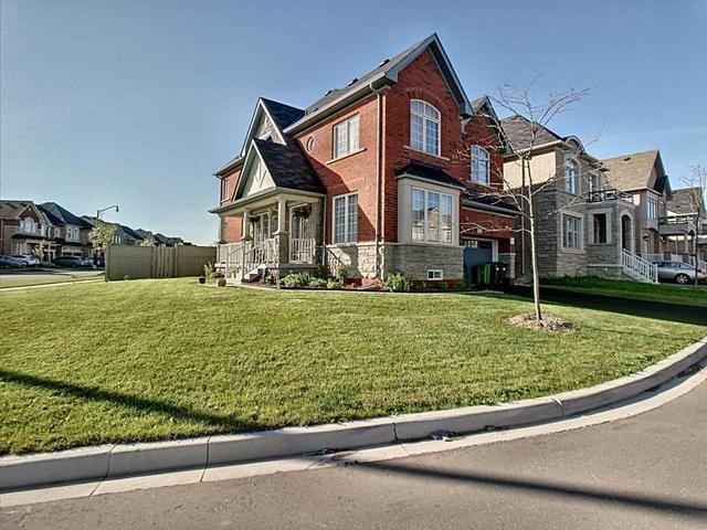 55 Elmcrest Dr, House detached with 4 bedrooms, 5 bathrooms and 4 parking in Brampton ON | Image 3