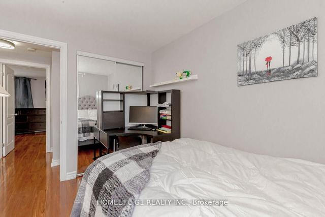 32 Trailridge Cres, Townhouse with 3 bedrooms, 3 bathrooms and 2 parking in Toronto ON | Image 21