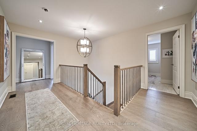 35 Bradford Crt, House detached with 4 bedrooms, 4 bathrooms and 7 parking in Whitby ON | Image 17