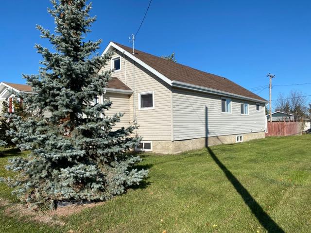 9702 103 Avenue, House detached with 2 bedrooms, 1 bathrooms and 2 parking in Grande Prairie County No. 1 AB | Image 31