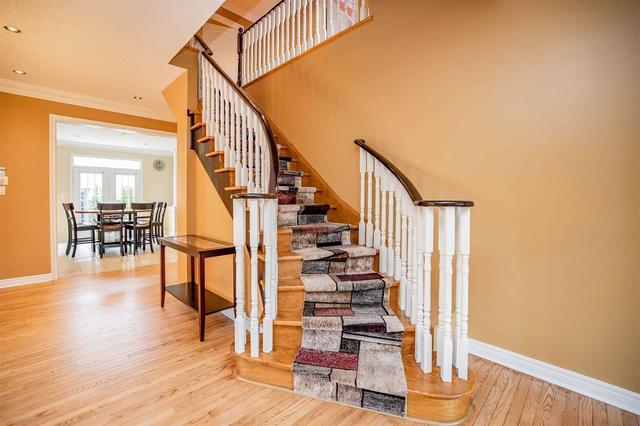 30 Castle Mountain Dr, House detached with 4 bedrooms, 5 bathrooms and 7 parking in Brampton ON | Image 6