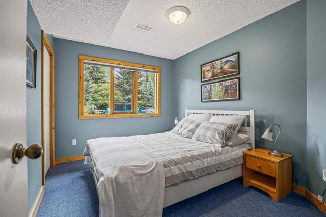 2 - 125 Rundle Crescent, Home with 3 bedrooms, 2 bathrooms and 2 parking in Canmore AB | Image 33