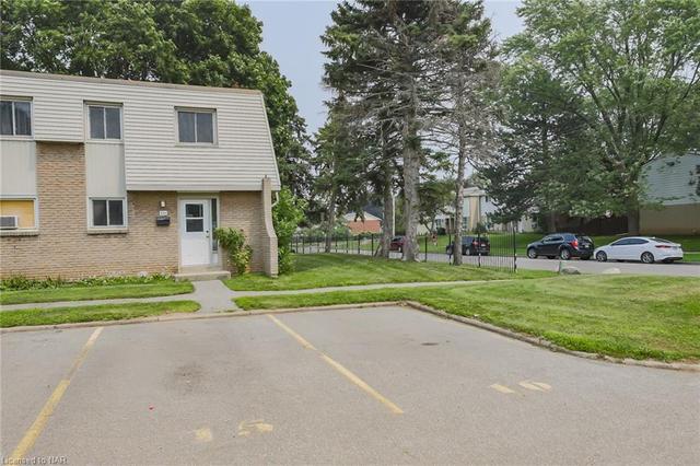 116 - 17 Old Pine Trail, House attached with 3 bedrooms, 1 bathrooms and null parking in St. Catharines ON | Image 18