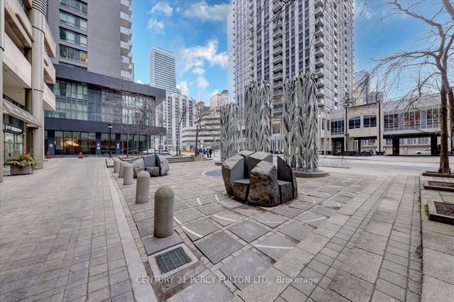 709 - 750 Bay St, Condo with 2 bedrooms, 2 bathrooms and 1 parking in Toronto ON | Image 31