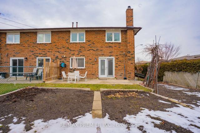 1 Sawmill Rd, House semidetached with 3 bedrooms, 2 bathrooms and 3 parking in Toronto ON | Image 33