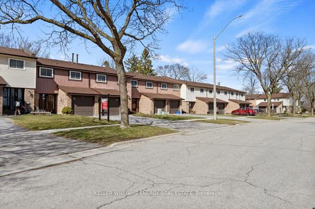 74 - 222 Pearson St W, Townhouse with 4 bedrooms, 3 bathrooms and 3 parking in Oshawa ON | Image 30
