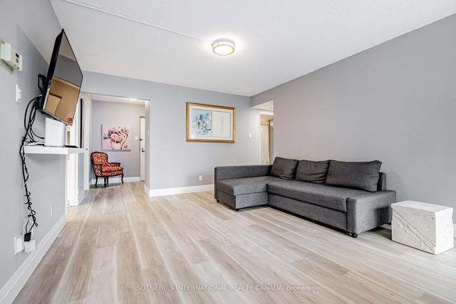 2215 - 55 Harbour Sq, Condo with 2 bedrooms, 1 bathrooms and 1 parking in Toronto ON | Image 28