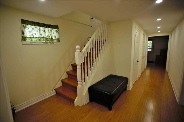 89 Tansley Ave, House detached with 3 bedrooms, 2 bathrooms and 3 parking in Toronto ON | Image 2