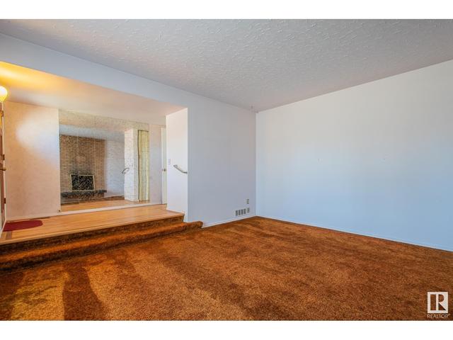 7403 92a Av Nw, House detached with 3 bedrooms, 2 bathrooms and 6 parking in Edmonton AB | Image 6
