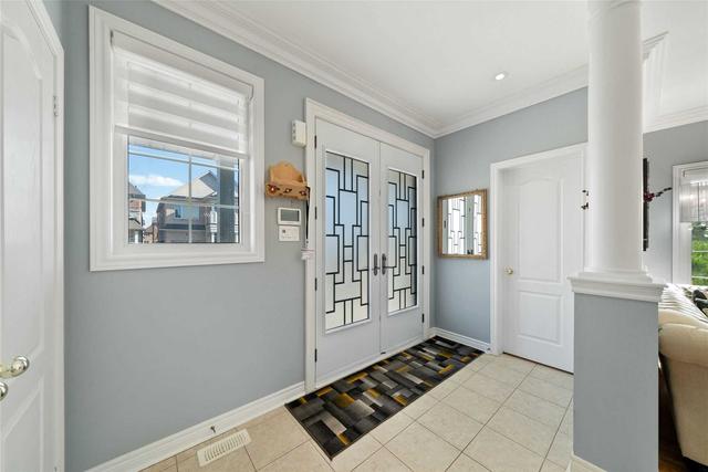 1561 Dusty Dr, House detached with 4 bedrooms, 5 bathrooms and 4 parking in Pickering ON | Image 2