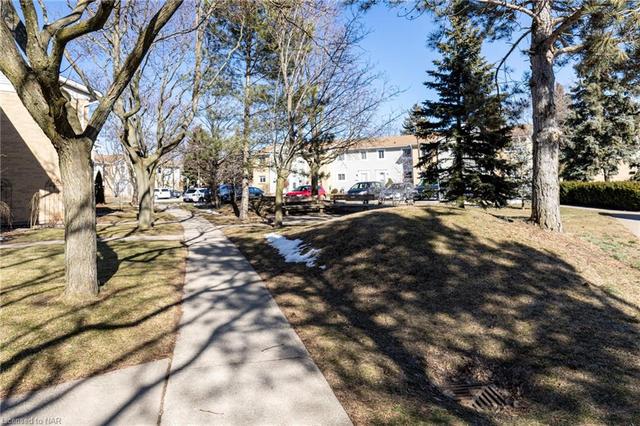 15 - 38 Elma Street, House attached with 3 bedrooms, 1 bathrooms and null parking in St. Catharines ON | Image 37