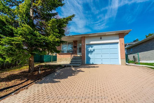 2417 Coventry Way, House detached with 3 bedrooms, 2 bathrooms and 3 parking in Burlington ON | Image 1