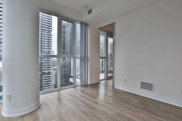 2413 - 87 Peter St, Condo with 1 bedrooms, 1 bathrooms and 0 parking in Toronto ON | Image 11