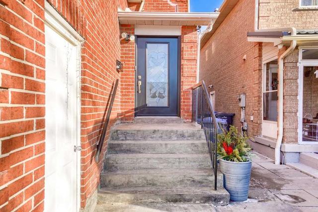 11 Adam St, House detached with 3 bedrooms, 4 bathrooms and 6 parking in Brampton ON | Image 12