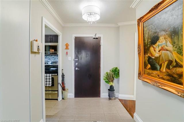 716 The West Mall, House attached with 1 bedrooms, 1 bathrooms and 1 parking in Toronto ON | Image 10