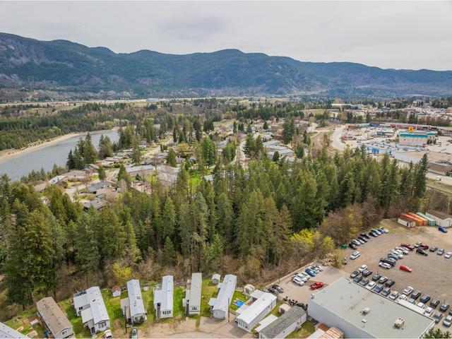 15 - 1601 Columbia Avenue, Home with 2 bedrooms, 1 bathrooms and null parking in Castlegar BC | Image 28