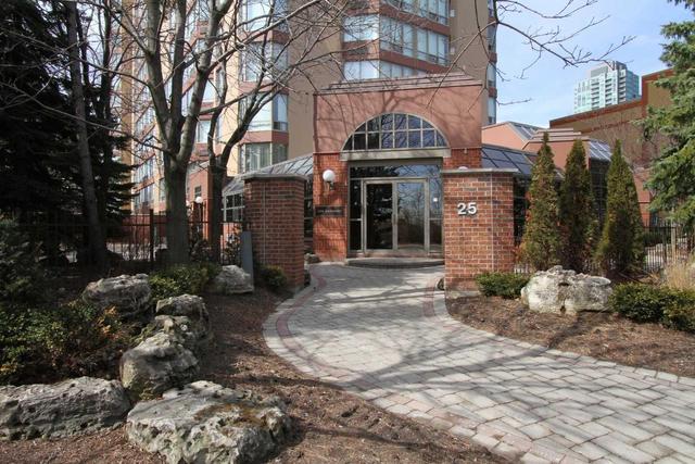 lph9 - 25 Fairview Rd W, Condo with 2 bedrooms, 2 bathrooms and 2 parking in Mississauga ON | Image 18