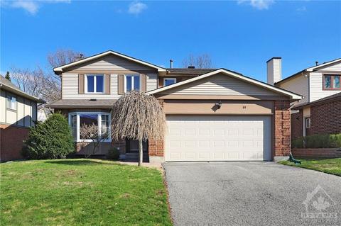 80 Hawk Crescent, House detached with 5 bedrooms, 4 bathrooms and 4 parking in Ottawa ON | Card Image