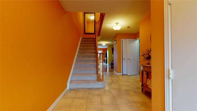 81 Timbertop Cres, House attached with 3 bedrooms, 3 bathrooms and 3 parking in Brampton ON | Image 12