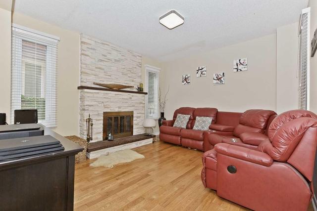 159 Romain Cres, House detached with 4 bedrooms, 4 bathrooms and 2 parking in Oakville ON | Image 8