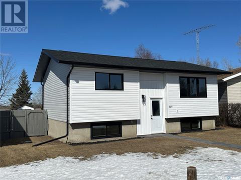 129 Birch Place, House detached with 4 bedrooms, 1 bathrooms and null parking in Shellbrook SK | Card Image